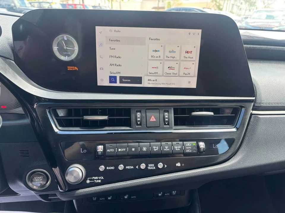 2023 Lexus ES 7th Gen - Image 13 of 20