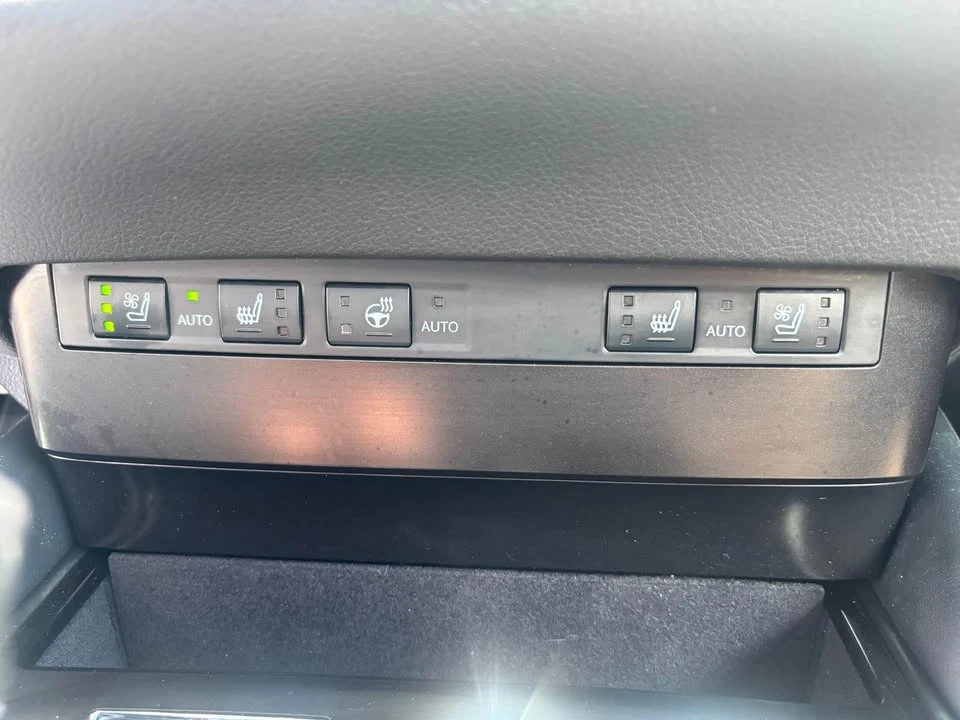 2023 Lexus ES 7th Gen - Image 19 of 20