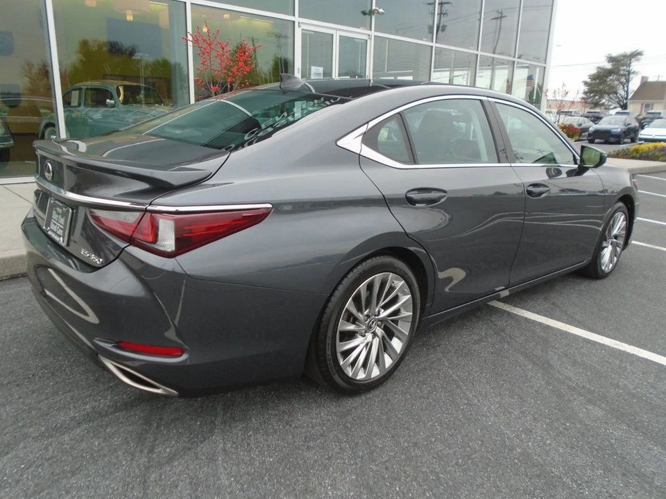 2023 Lexus ES 7th Gen - Image 4 of 12