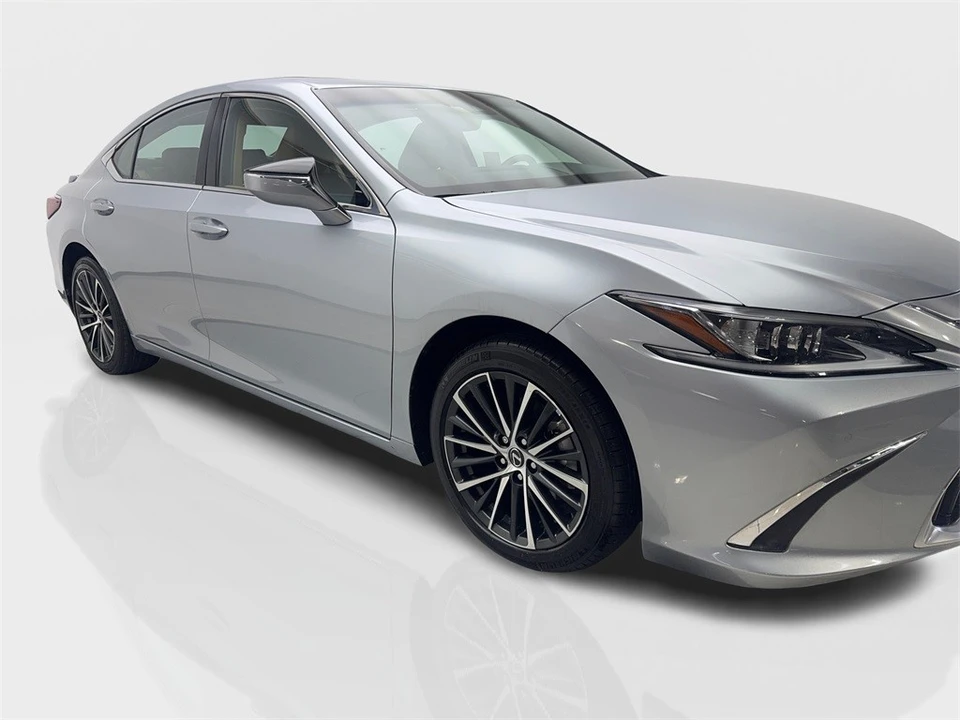 2023 Lexus ES 7th Gen - Image 12 of 21