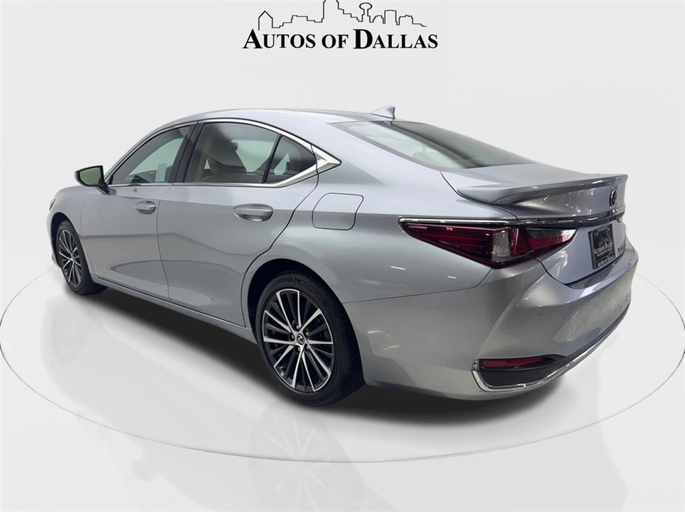 2023 Lexus ES 7th Gen - Image 9 of 21