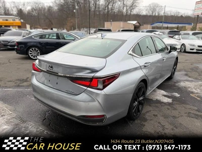 2023 Lexus ES 7th Gen - Image 9 of 12