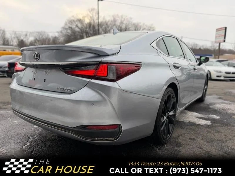 2023 Lexus ES 7th Gen - Image 10 of 12
