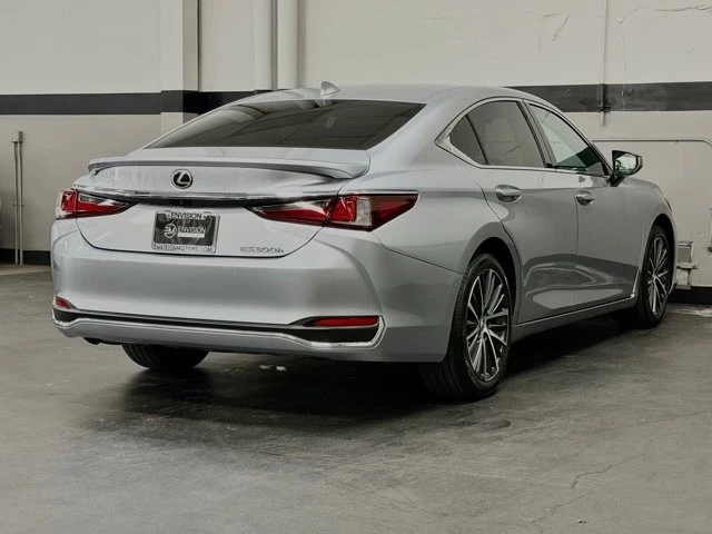 2023 Lexus ES 7th Gen - Image 12 of 21
