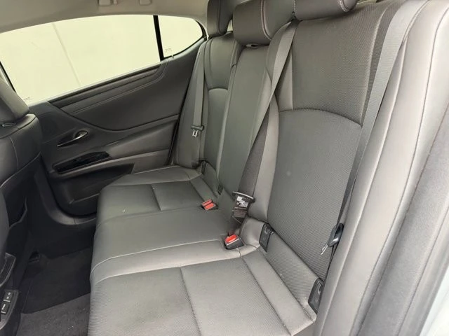 2023 Lexus ES 7th Gen - Image 7 of 12
