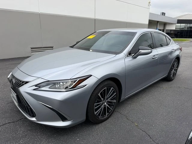 2023 Lexus ES 7th Gen - Image 2 of 12