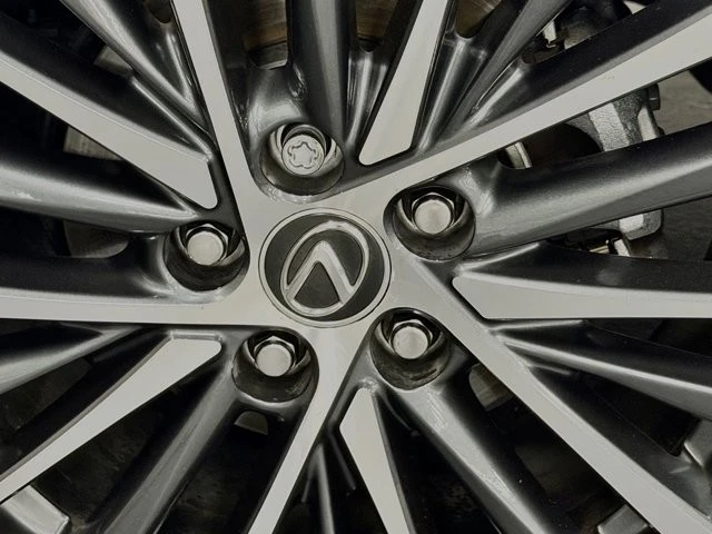 2023 Lexus ES 7th Gen - Image 17 of 21