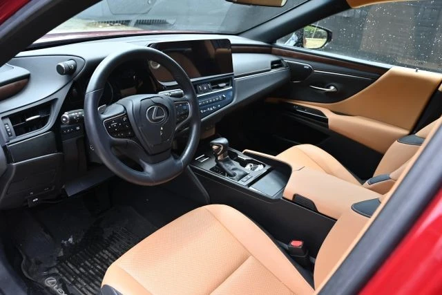 2023 Lexus ES 7th Gen - Image 18 of 21