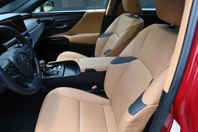 2023 Lexus ES 7th Gen - Image 17 of 21
