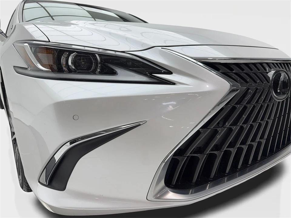 2023 Lexus ES 7th Gen - Image 4 of 12
