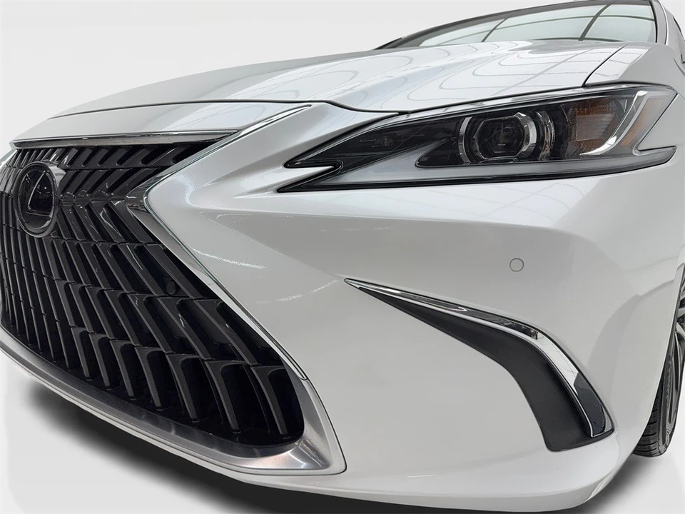 2023 Lexus ES 7th Gen - Image 5 of 12