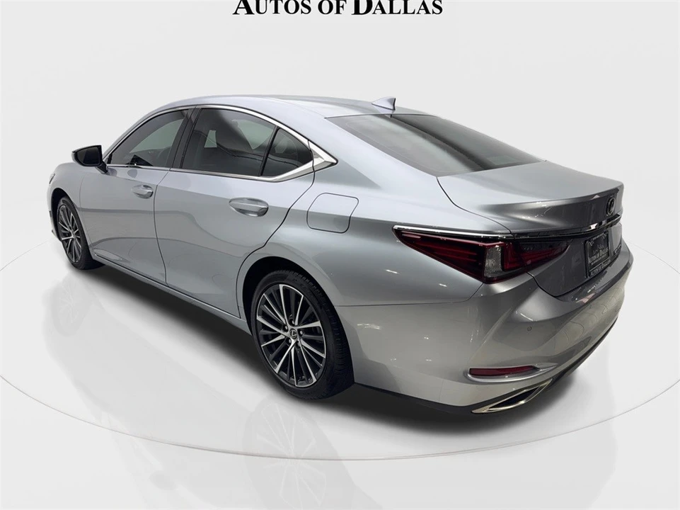 2023 Lexus ES 7th Gen - Image 9 of 12