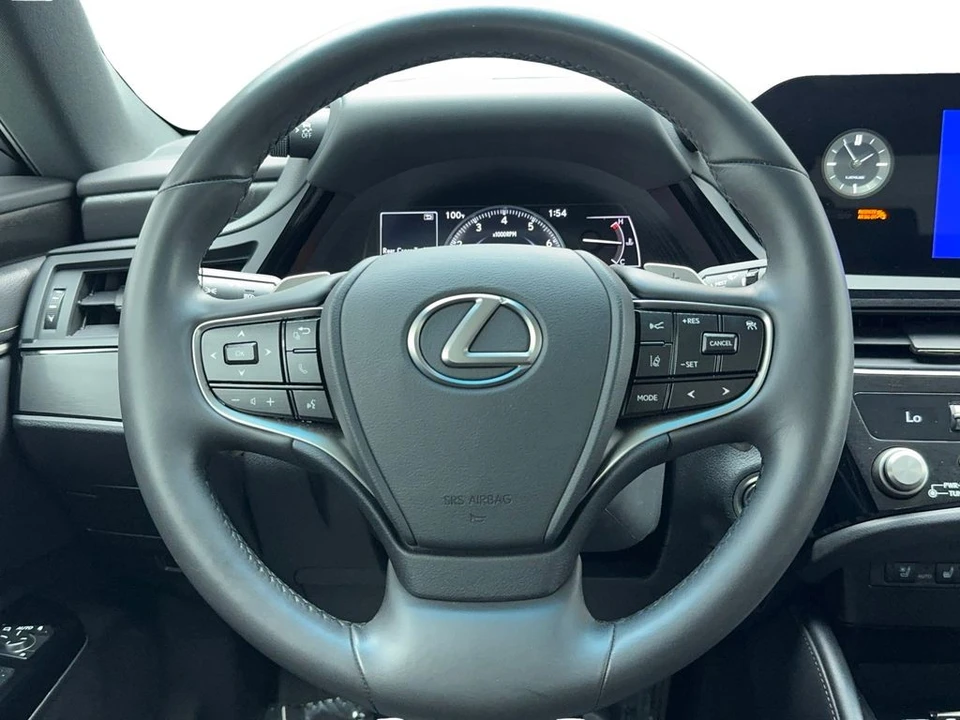 2023 Lexus ES 7th Gen - Image 18 of 21