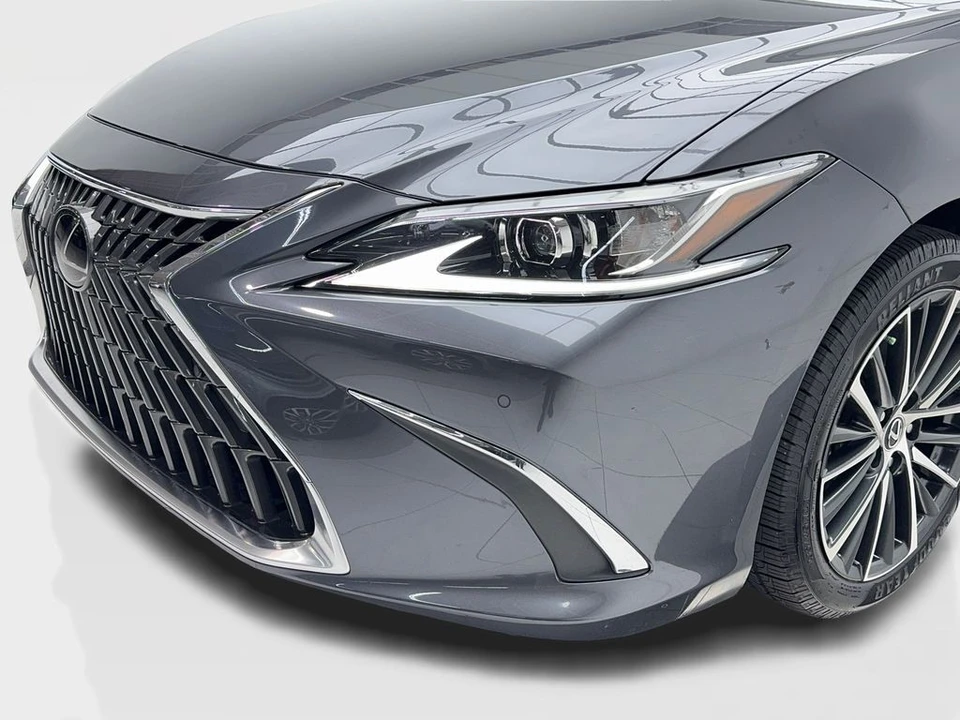 2023 Lexus ES 7th Gen - Image 5 of 21