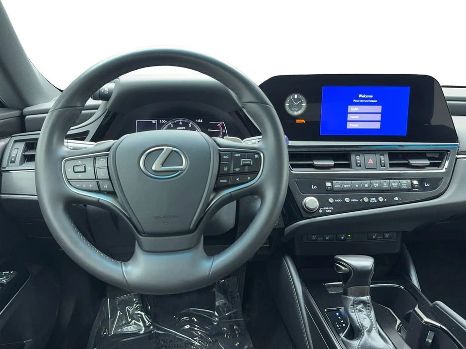 2023 Lexus ES 7th Gen - Image 17 of 21