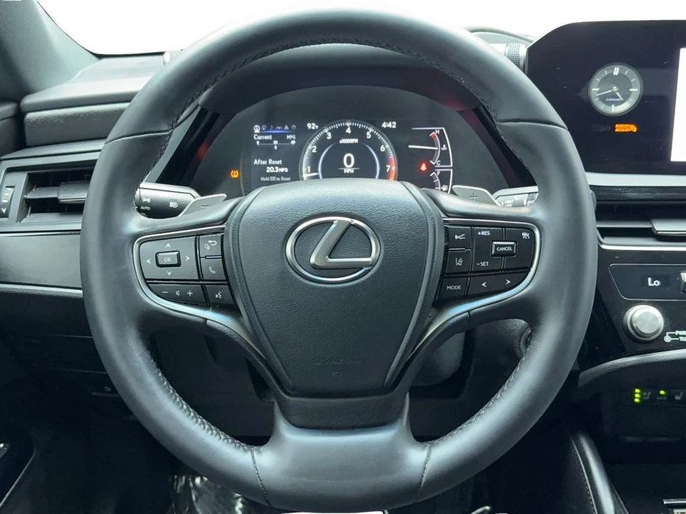 2023 Lexus ES 7th Gen - Image 18 of 21