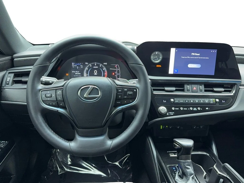 2023 Lexus ES 7th Gen - Image 17 of 21