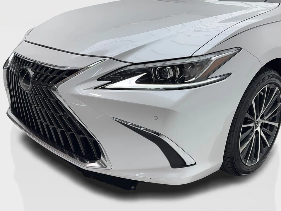 2023 Lexus ES 7th Gen - Image 5 of 21