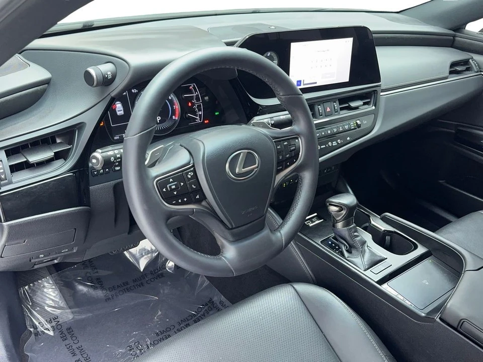 2023 Lexus ES 7th Gen - Image 14 of 21