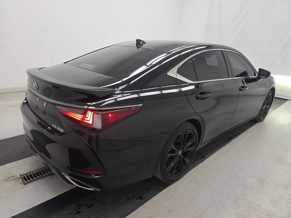 2023 Lexus ES 7th Gen - Image 2 of 10