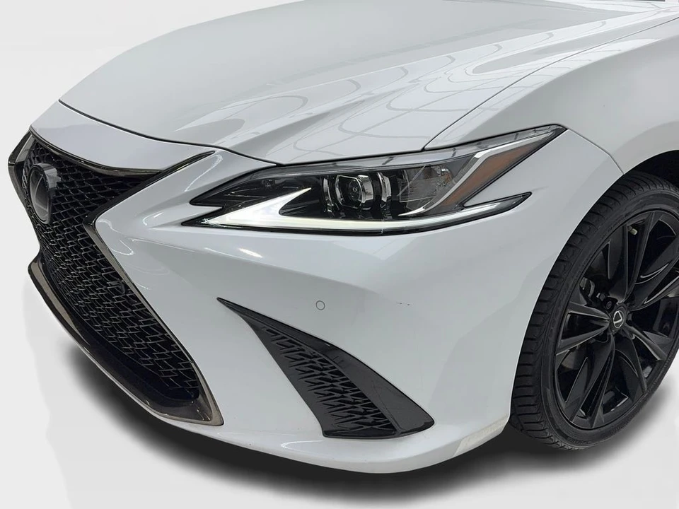 2023 Lexus ES 7th Gen - Image 5 of 21