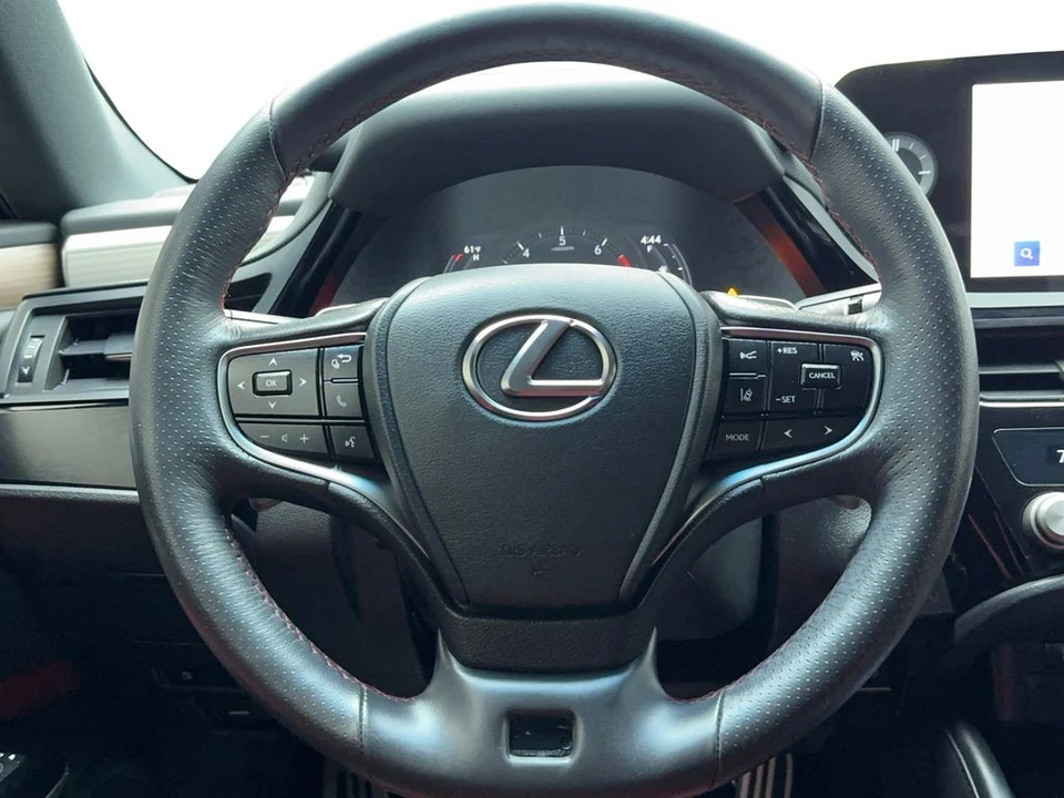 2023 Lexus ES 7th Gen - Image 18 of 21