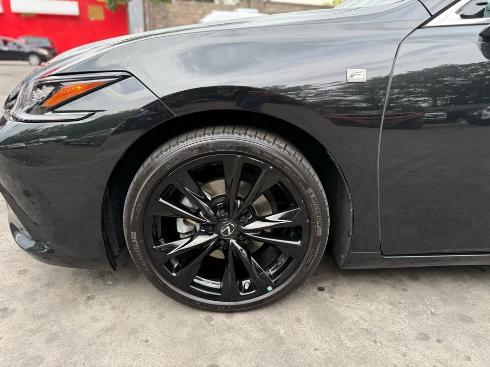 2023 Lexus ES 7th Gen - Image 15 of 21