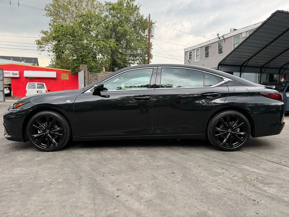 2023 Lexus ES 7th Gen - Image 4 of 21