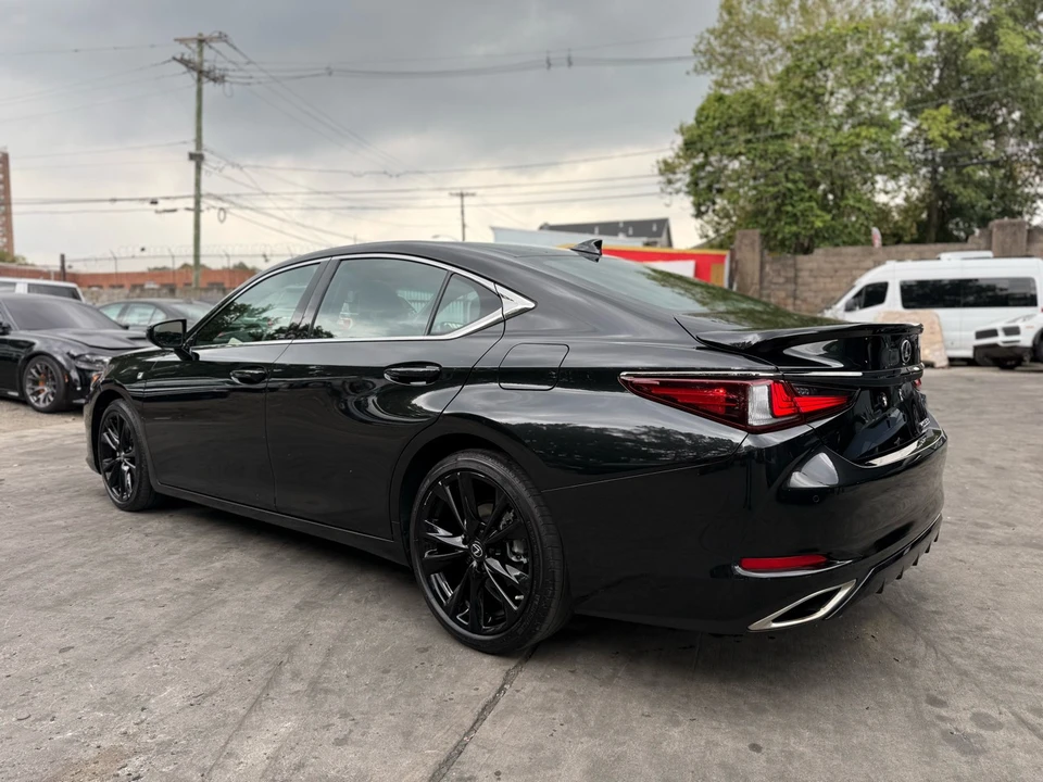 2023 Lexus ES 7th Gen - Image 5 of 21