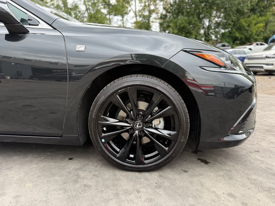 2023 Lexus ES 7th Gen - Image 8 of 21