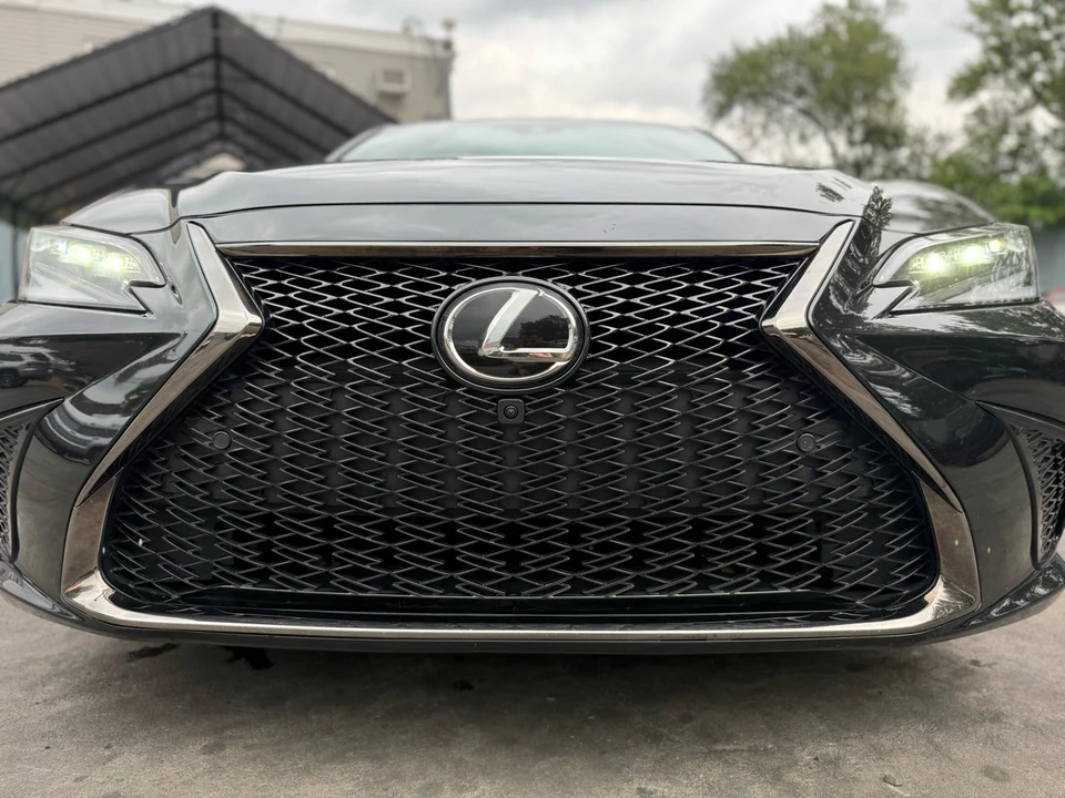 2023 Lexus ES 7th Gen - Image 16 of 21