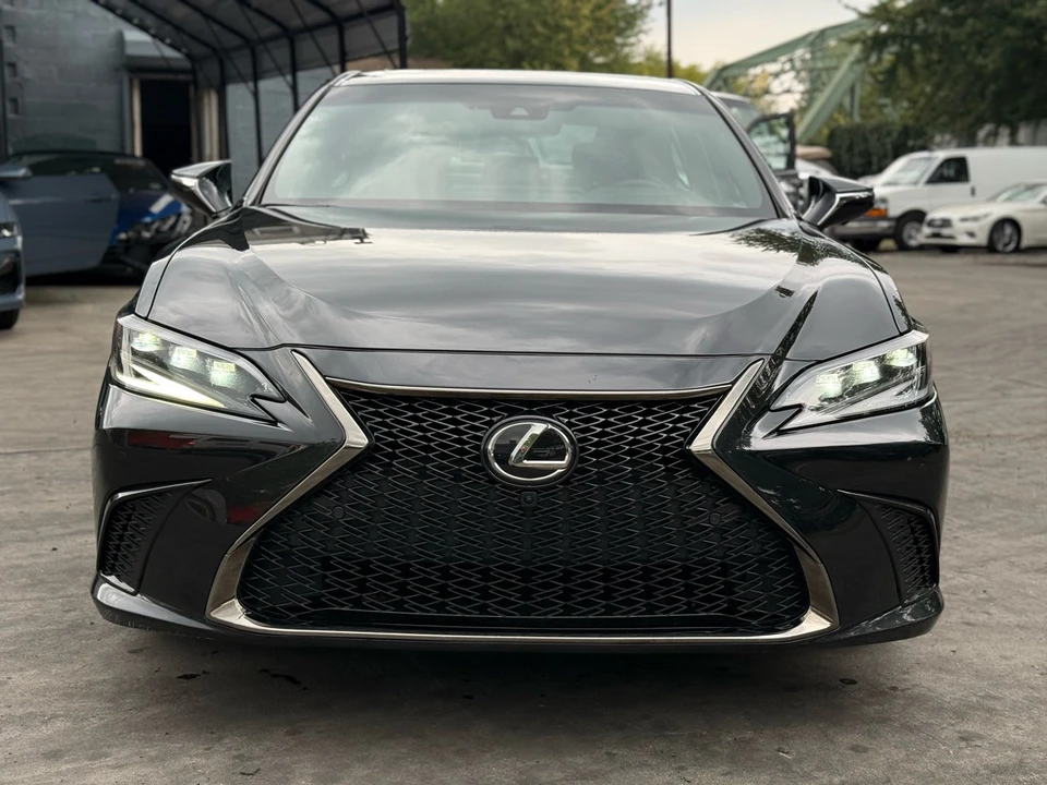 2023 Lexus ES 7th Gen - Image 2 of 21