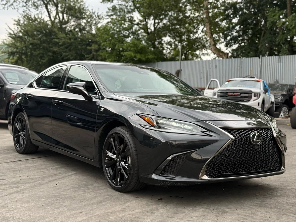 2023 Lexus ES 7th Gen - Image 3 of 21