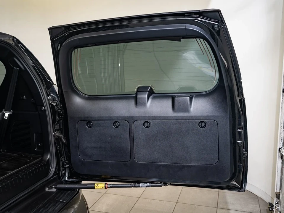 2023 Lexus GX 3rd Gen - Image 19 of 21