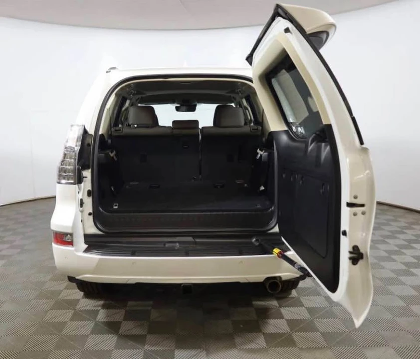 2023 Lexus GX 2nd Gen - Image 15 of 16