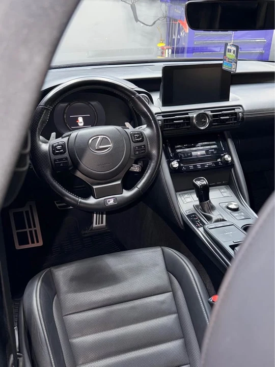 2023 Lexus IS 3rd Gen - Image 9 of 10