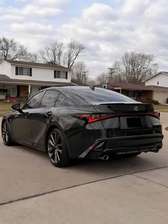 2023 Lexus IS 3rd Gen - Image 6 of 10