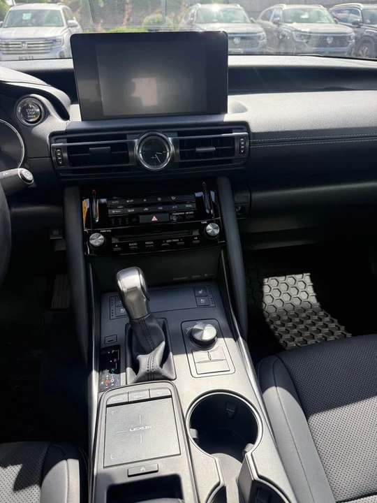2023 Lexus IS 3rd Gen - Image 9 of 11
