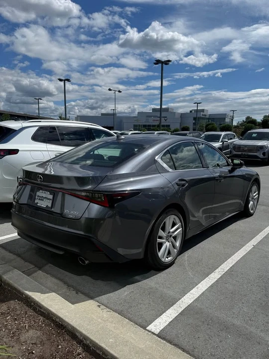 2023 Lexus IS 3rd Gen - Image 5 of 11