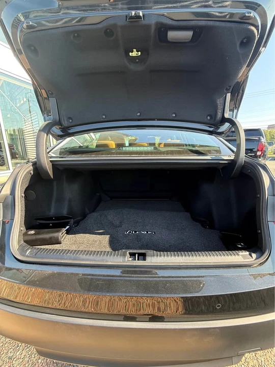 2023 Lexus IS 3rd Gen - Image 5 of 15