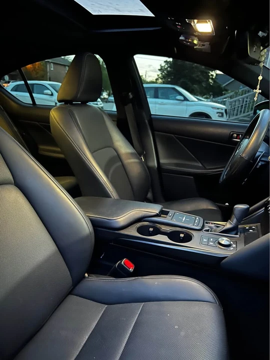 2023 Lexus IS 3rd Gen - Image 5 of 10