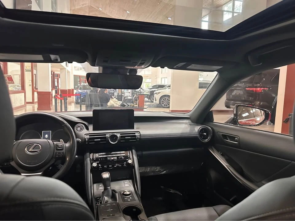 2023 Lexus IS 3rd Gen - Image 4 of 8