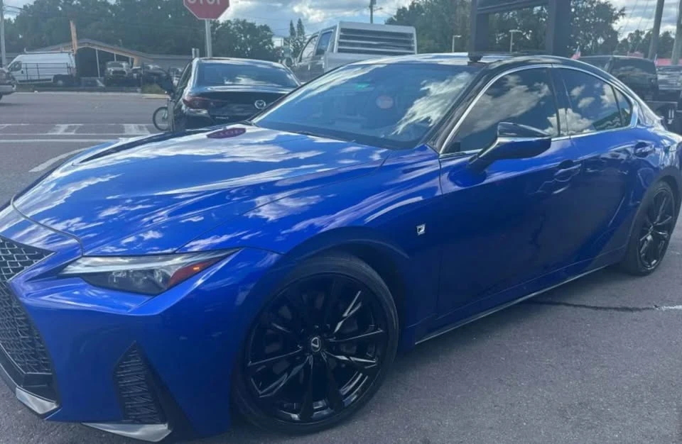 2023 Lexus IS 3rd Gen - Image 16 of 18