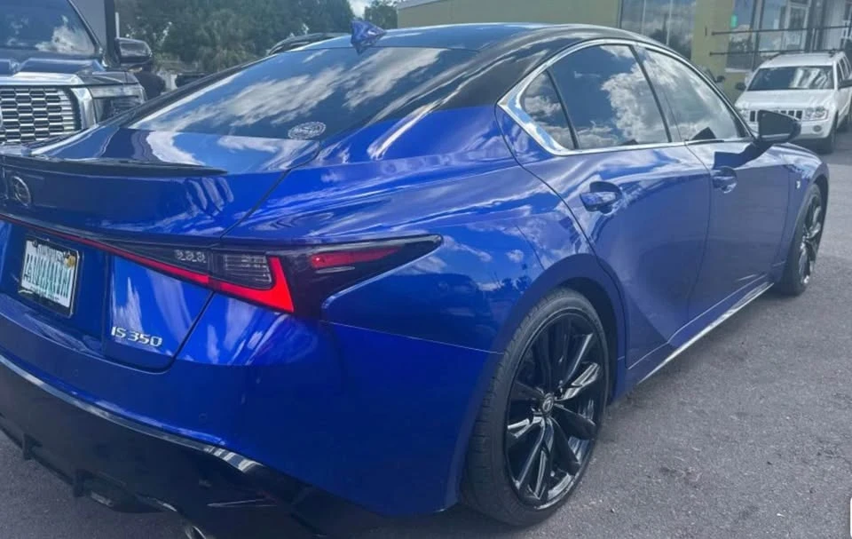 2023 Lexus IS 3rd Gen - Image 17 of 18