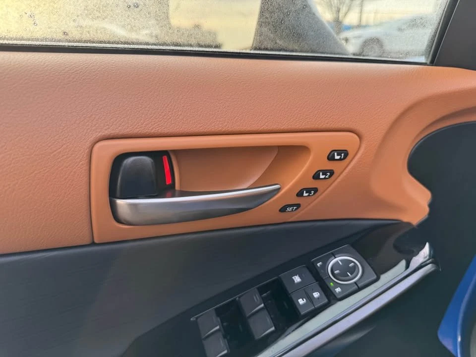 2023 Lexus IS 3rd Gen - Image 9 of 14