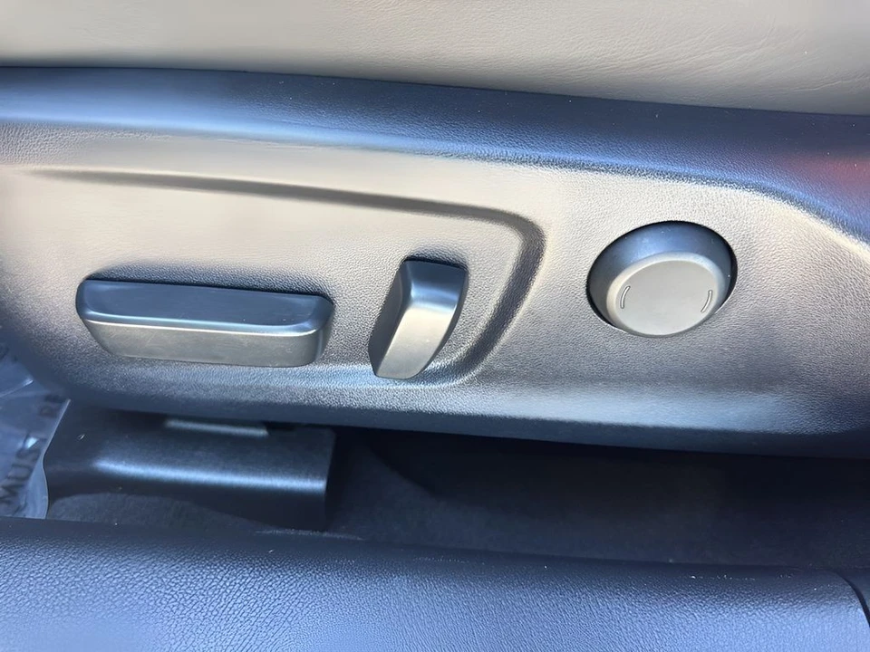2023 Lexus IS 3rd Gen - Image 10 of 12