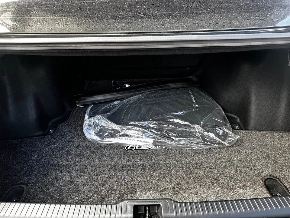 2023 Lexus IS 3rd Gen - Image 4 of 15