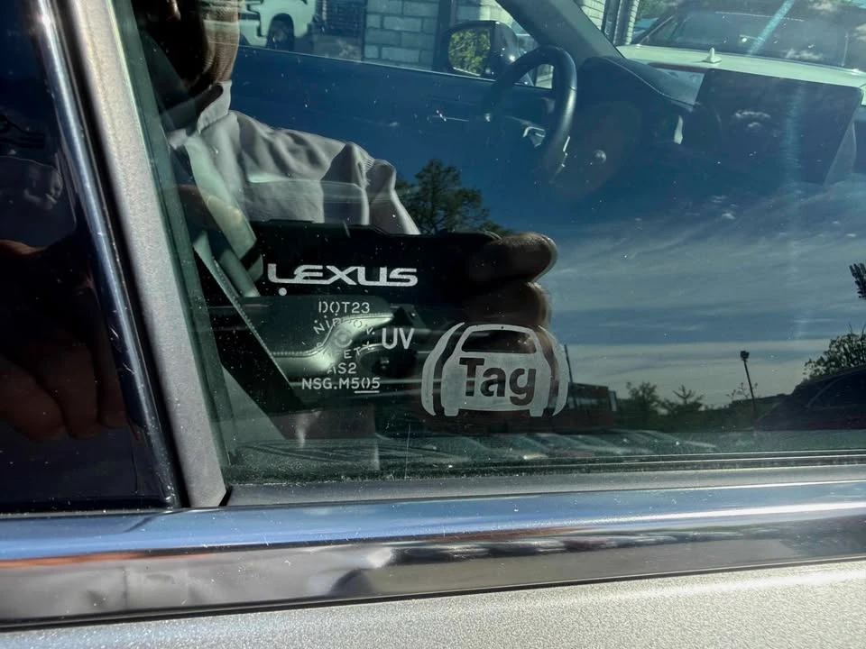 2023 Lexus IS 3rd Gen - Image 15 of 20