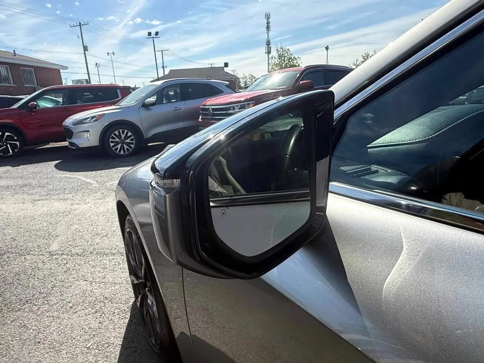 2023 Lexus IS 3rd Gen - Image 18 of 20