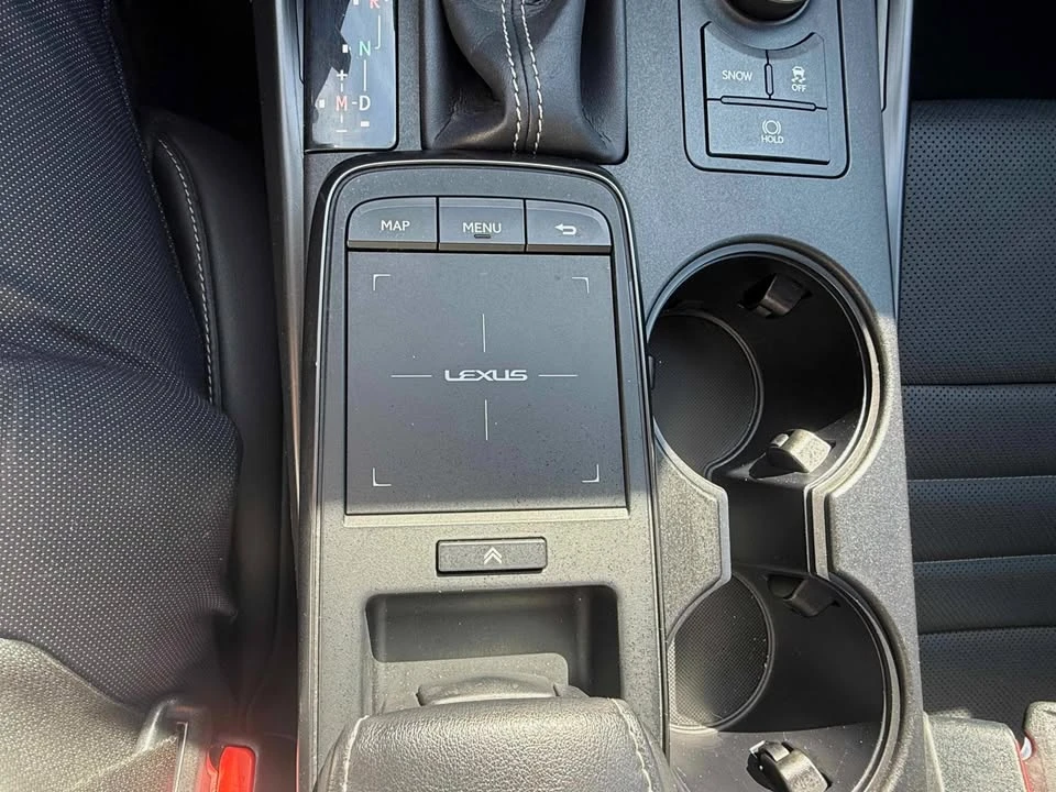 2023 Lexus IS 3rd Gen - Image 19 of 20